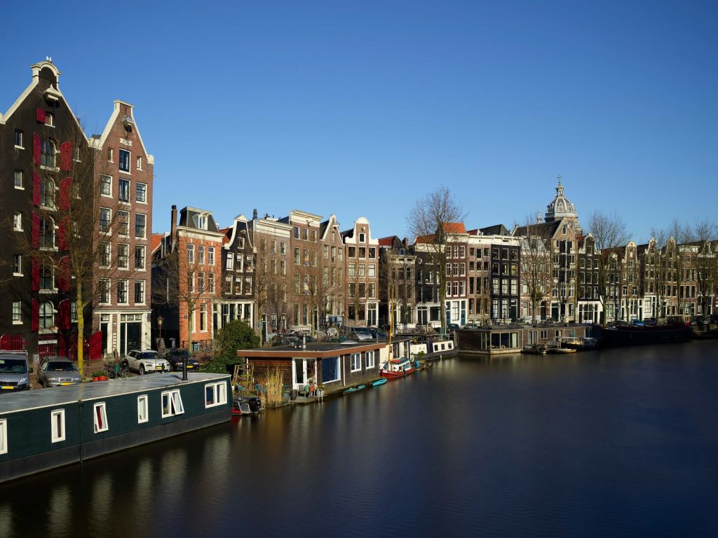 Woonboten langs de gracht