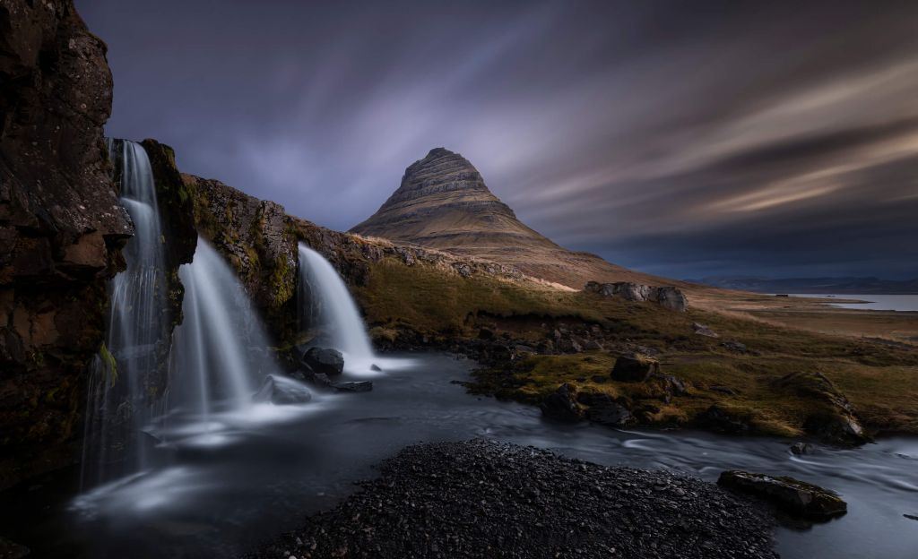 Kirkjufellsfoss falls